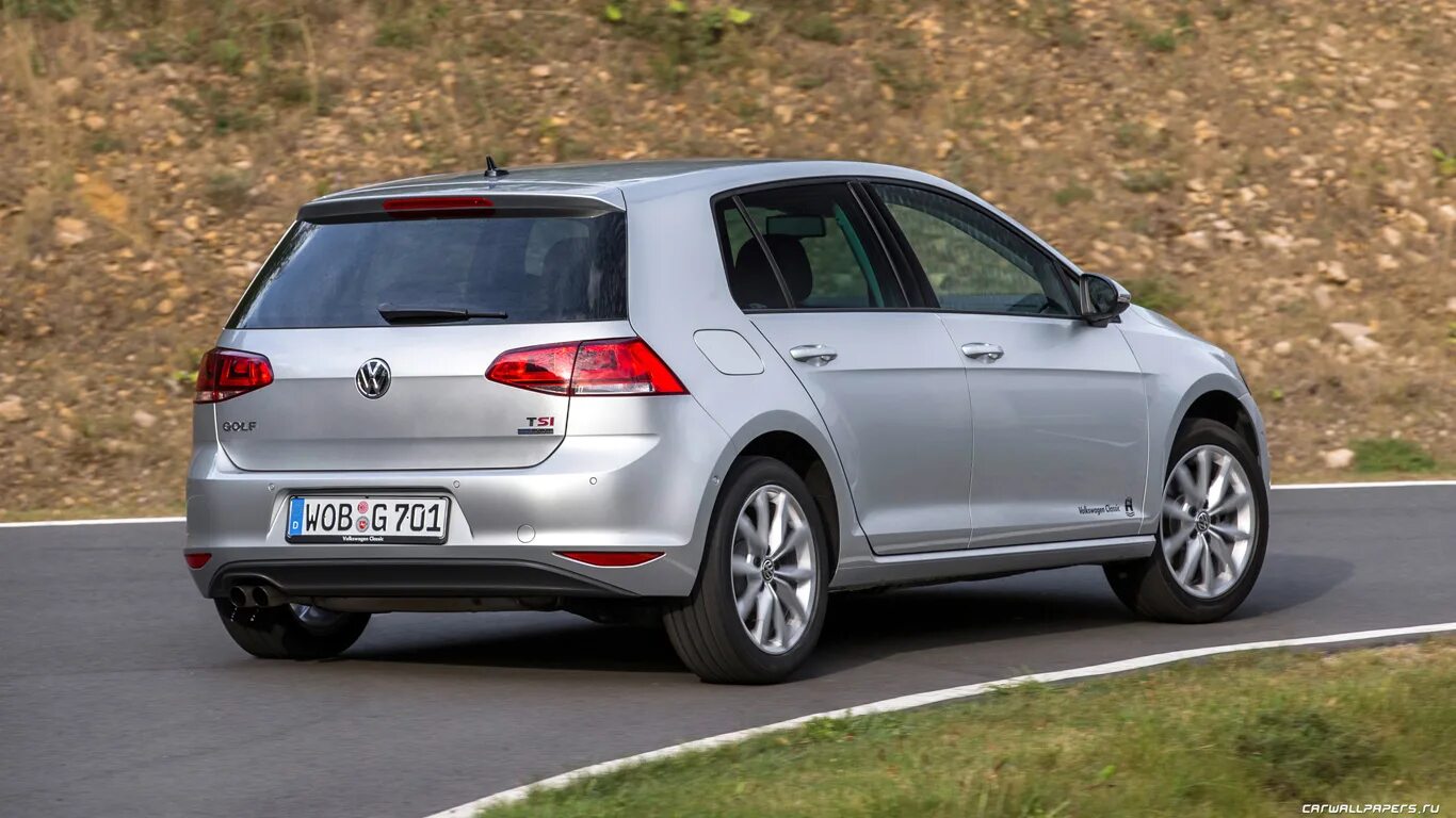 Фольксваген гольф б у. Фольксваген гольф ТСИ. Volkswagen Golf 7 поколение. Фольксваген гольф TSI 2012. Фольксваген Golf TSI.