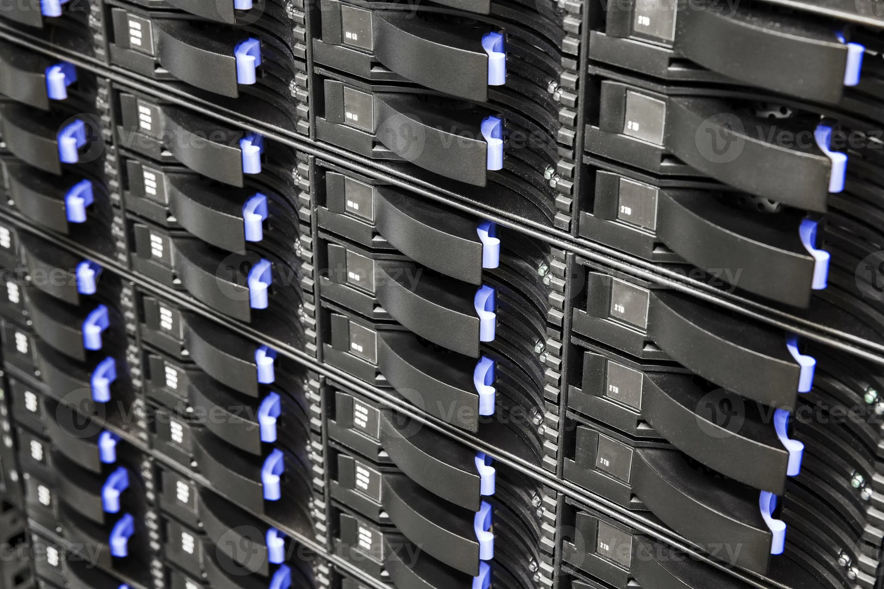 Развитие систем хранения данных. Hdd в цод. надежное хранение данных. многоуровневое хранение данных. диск для хранения данных.