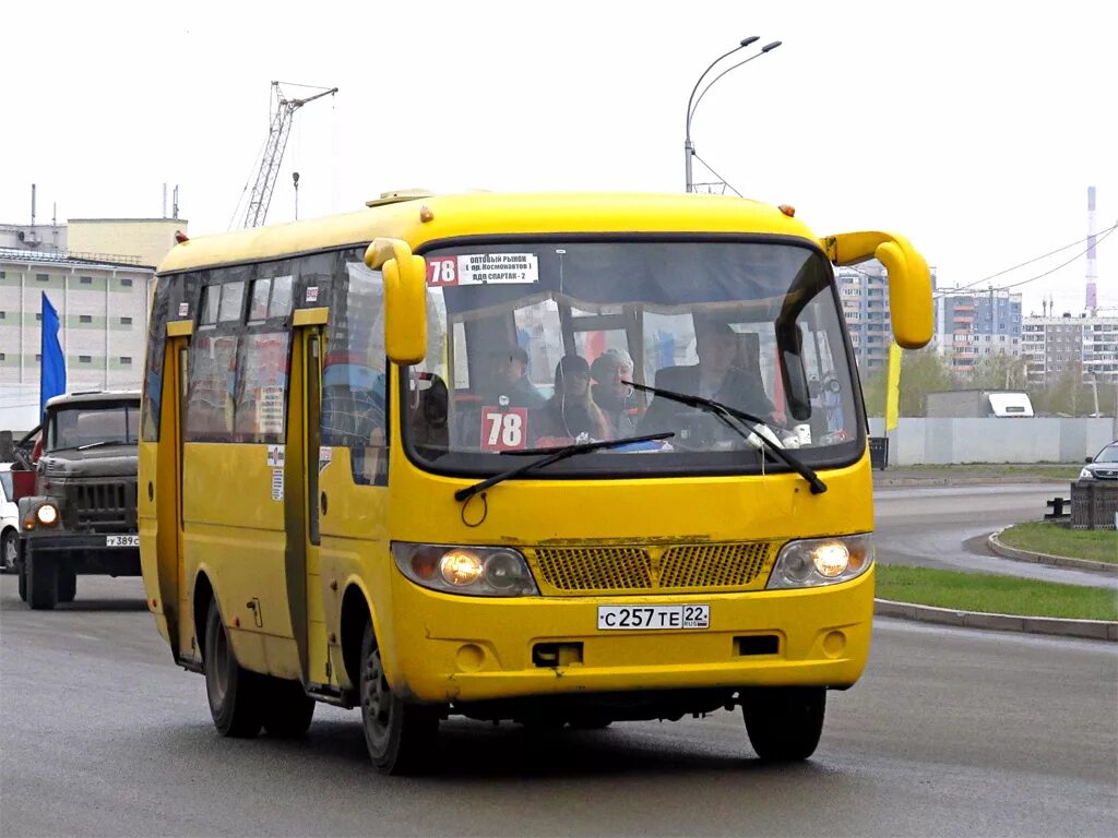Время автобусов 78. Хайгер 6728. 78 Маршрут Барнаул. Барнаульский автобус. Маршрутка 78.
