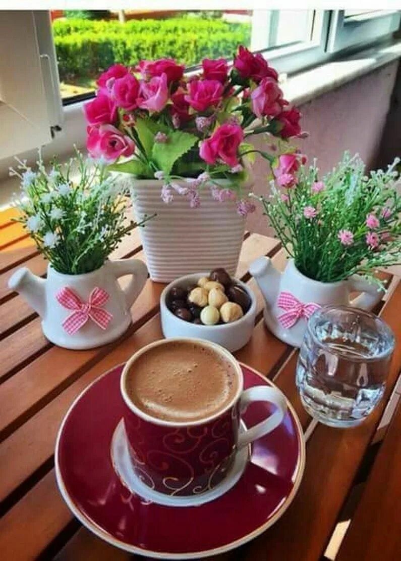 Воскресное утро кофе. Завтрак с цветами. Летние цветы и кофе. Доброе утро красивые необычные.
