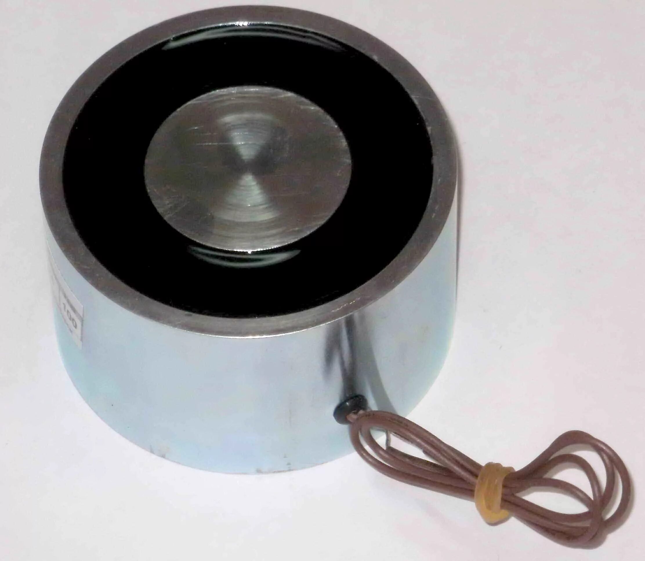 удерживаемый электромагнит. электромагнит 12 вольт плоский. магнит для соленоидного вентиля. электромагнит для hap-80. магнитный электрический.