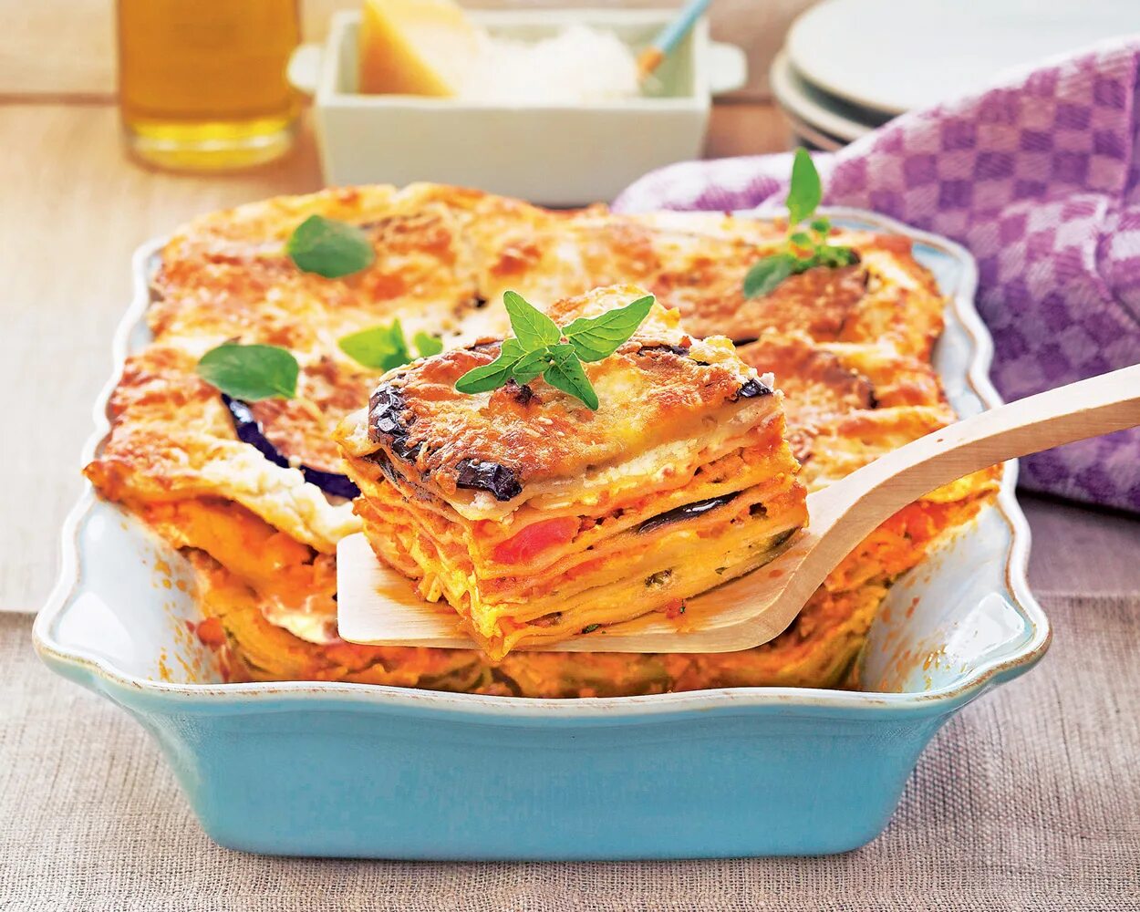 Лазанья с фаршем и грибами. Баклажанная лазанья. лазанья (lasagne). лазанья сицилия. лазанья из баклажанов.