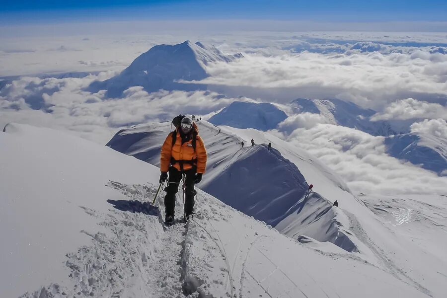 Хайкинг в норвегии. Она расположена в горах. Вершина джомолунгма эверест. Высота горы гималаи. Природный парк большой тхач.