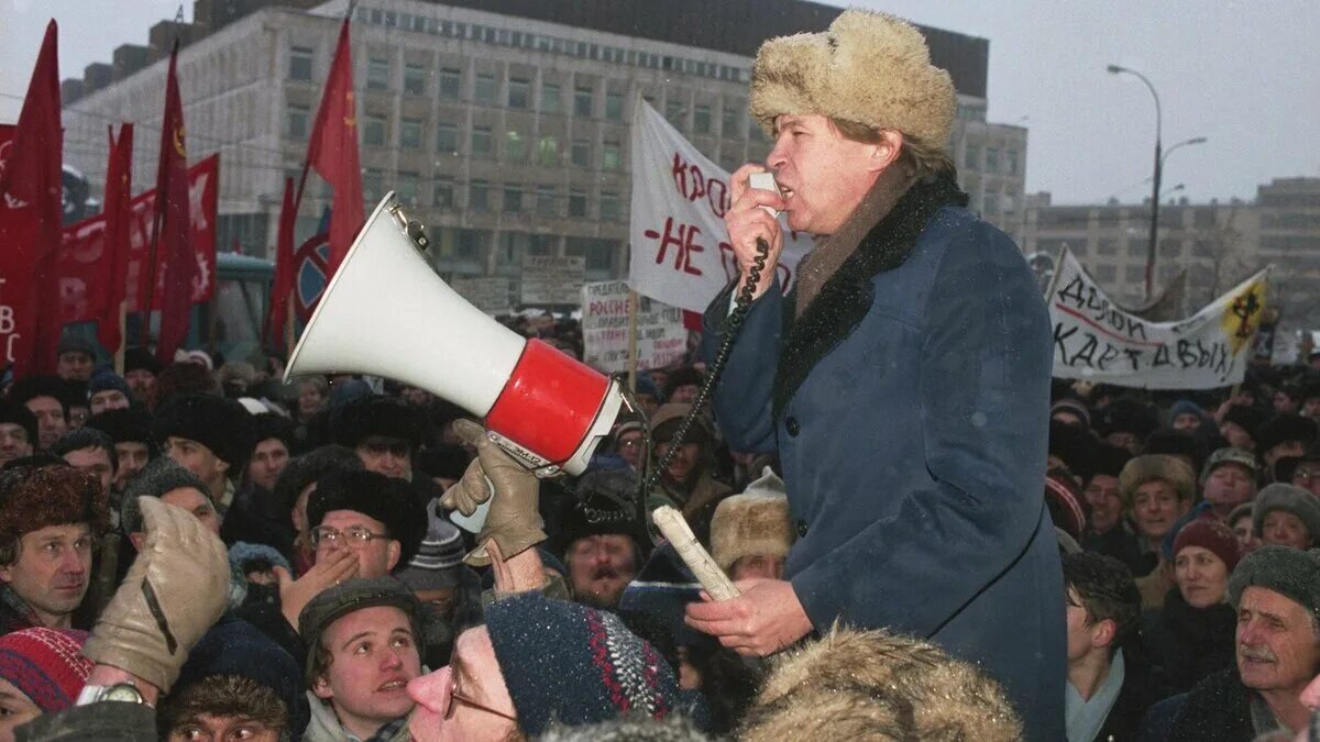 Августовский путч. 12 февраля 1991. Августовский путч танки. Манежная площадь 1991. Манежная площадь 1991 митинг площадь москва.