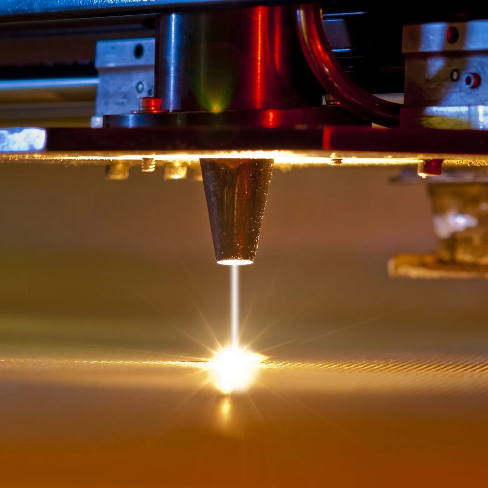 Упрочнение поверхности металла лазером. Стыковая лазерная сварка. Лазерная микросварка. Электронно-лучевая плавка (ebm). Лазерная сварка микросварка.