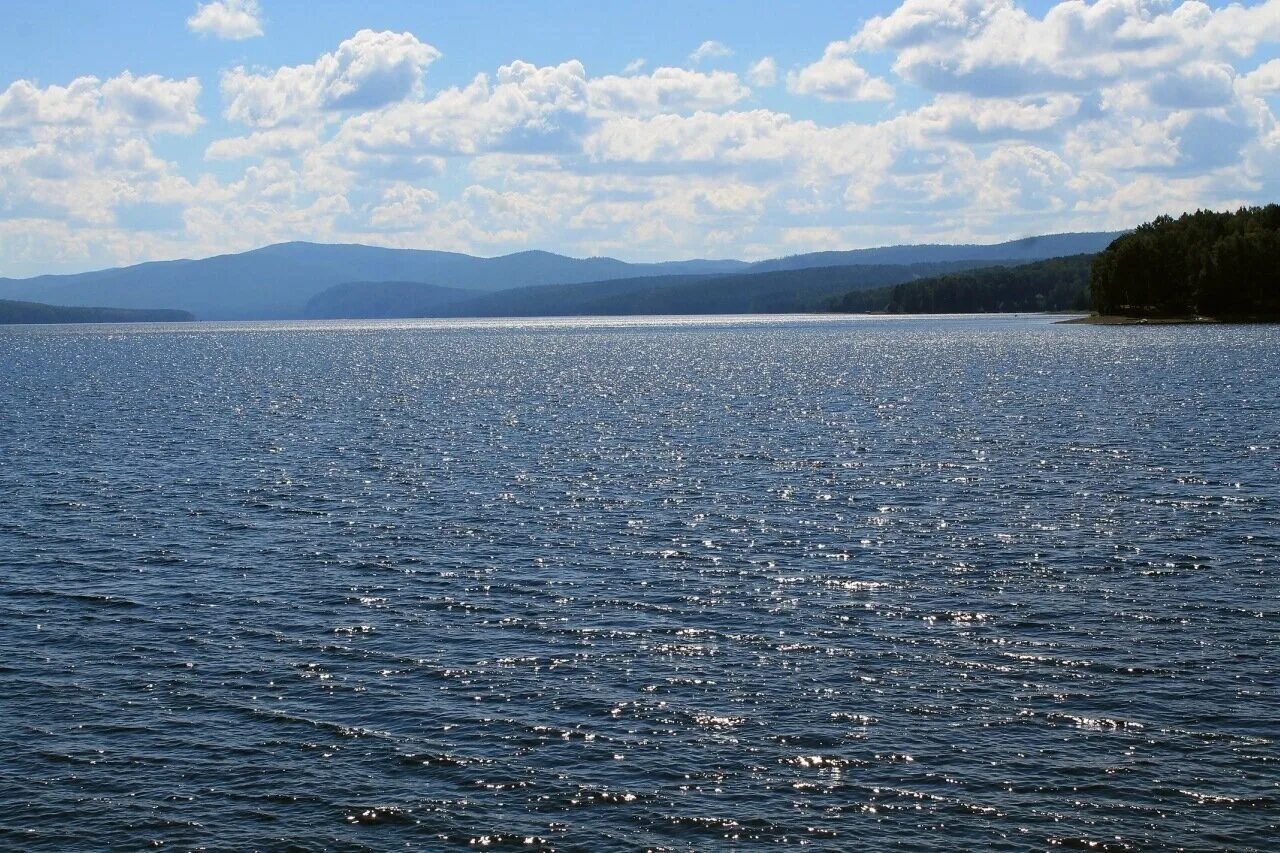 Залив бирюса красноярское море. Заливы красноярского моря. Красноярское моря и байкала. Красноярское море водохранилище. Енисей пляж.