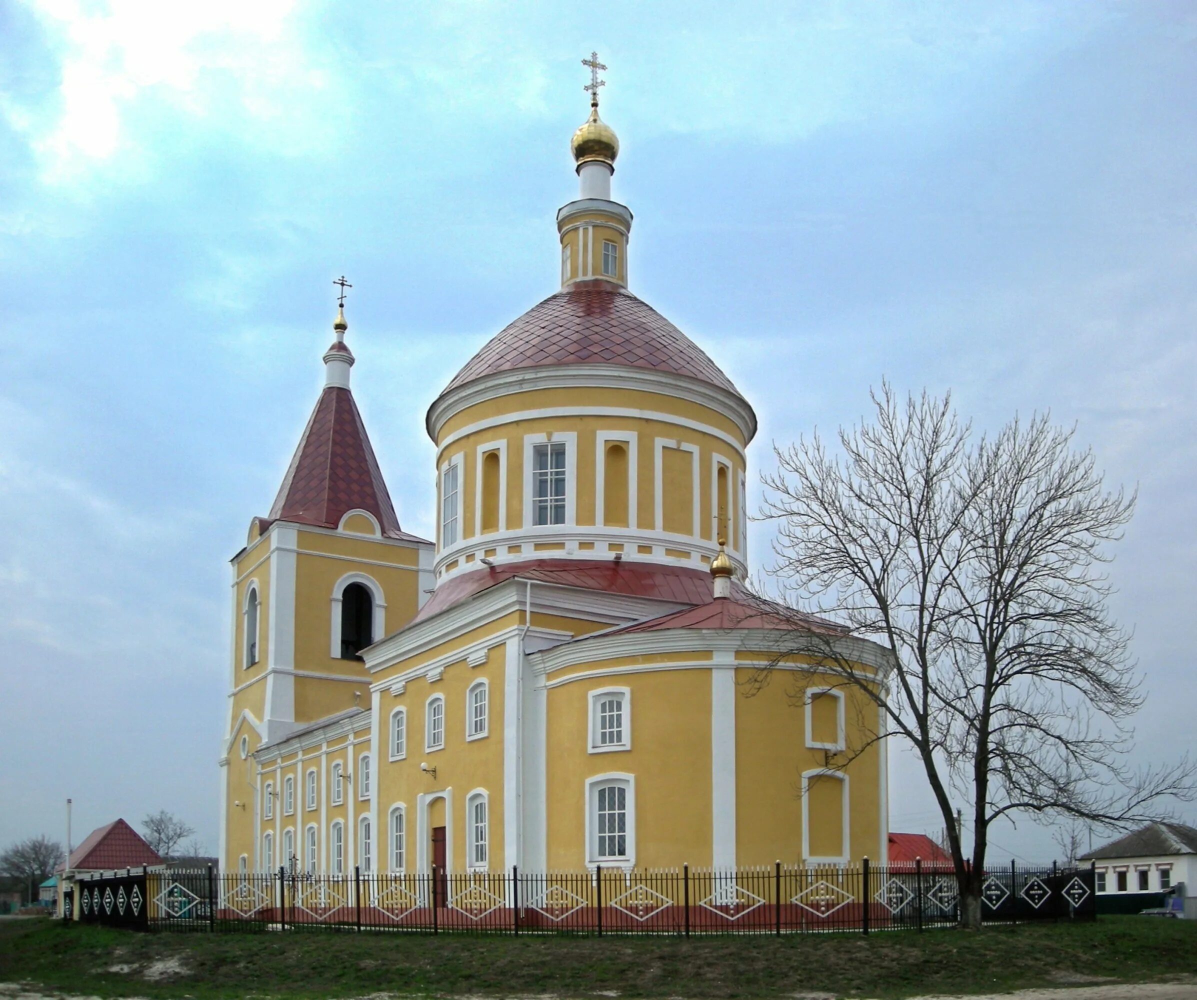 Борисовский сайт белгородская. Храм в Борисовке Белгородской области. Стригуны Борисовский район Белгородская область. Белгород посёлок Борисовка. Храм трех святителей Стригуны.