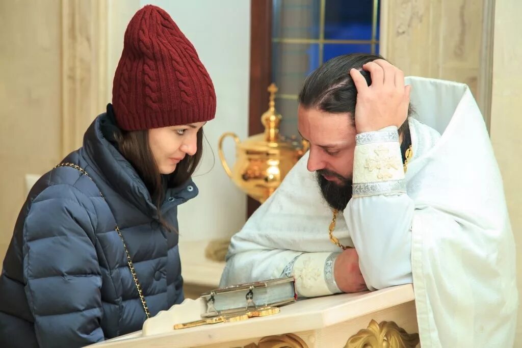 Почему людям плохо в церкви