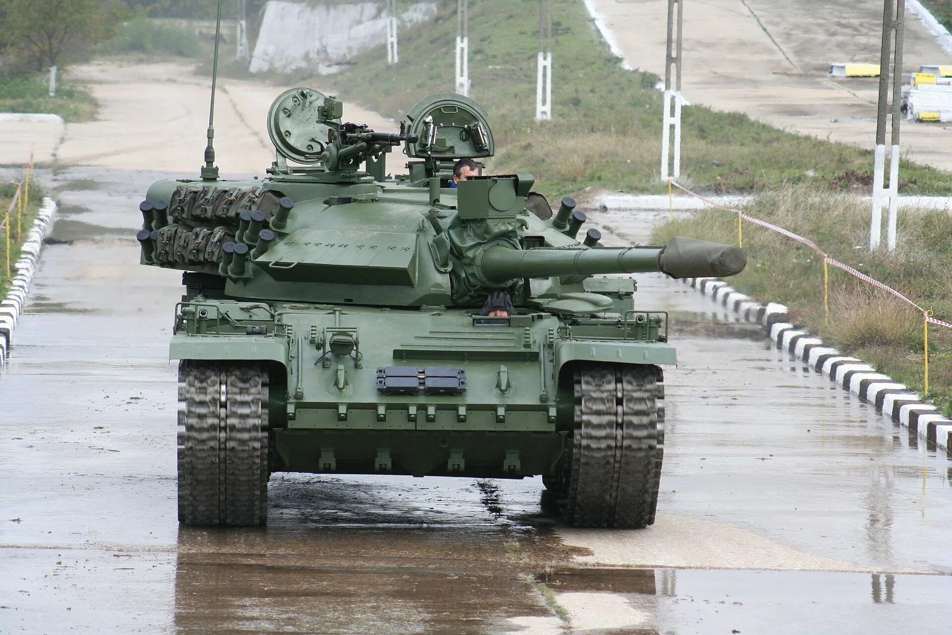 Танков m 55s. Танк tr-85m1 Bizonul. Румынский танк tr-85m1. Румынский танк tr-85m1 Бизон. Тр-85 танк Румыния.