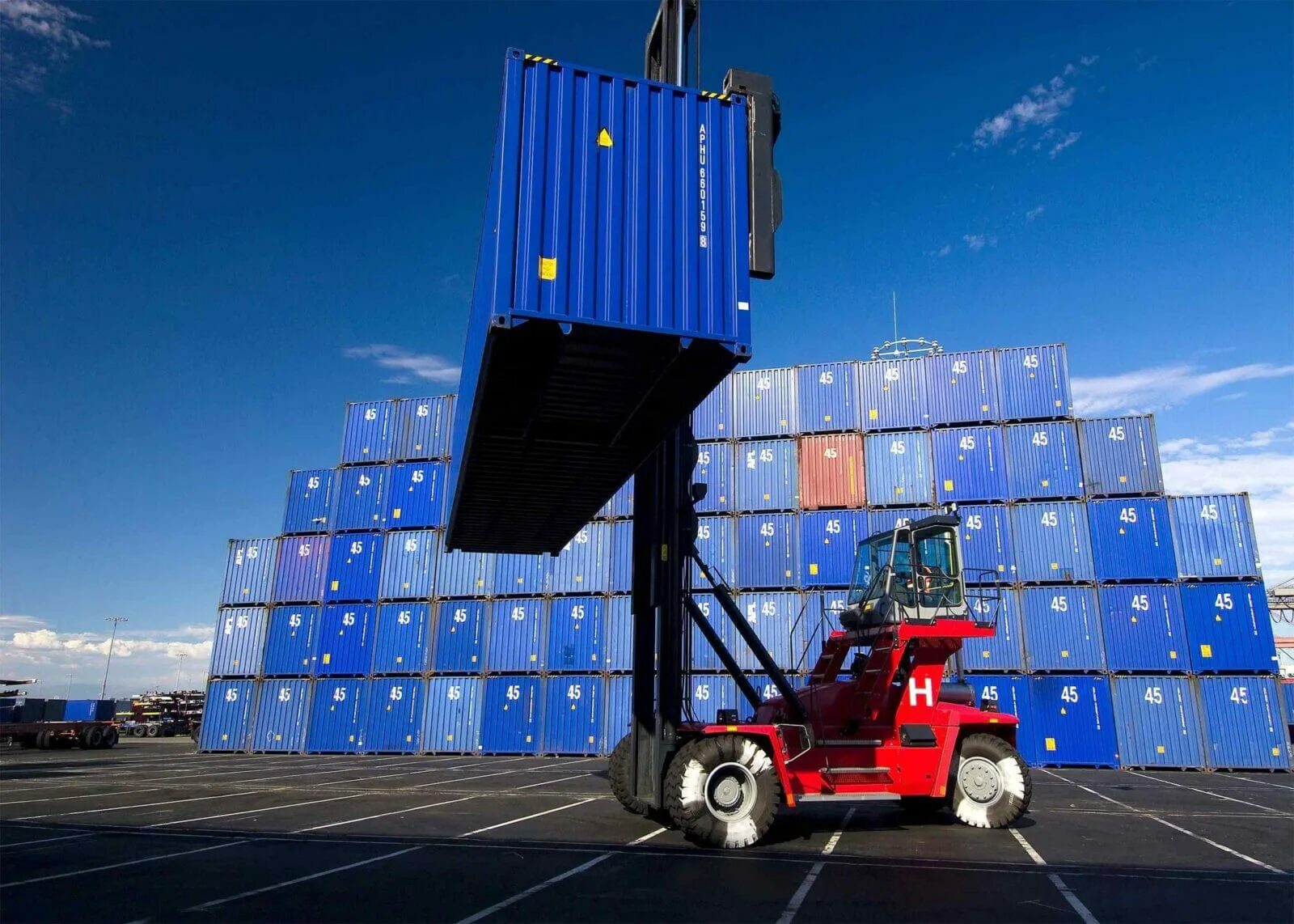 Технология перевозки грузов. Контейнерные перевозки. Грузовые контейнерные перевозки. Контейнер это в логистике. Контейнеры для перевозки грузов.