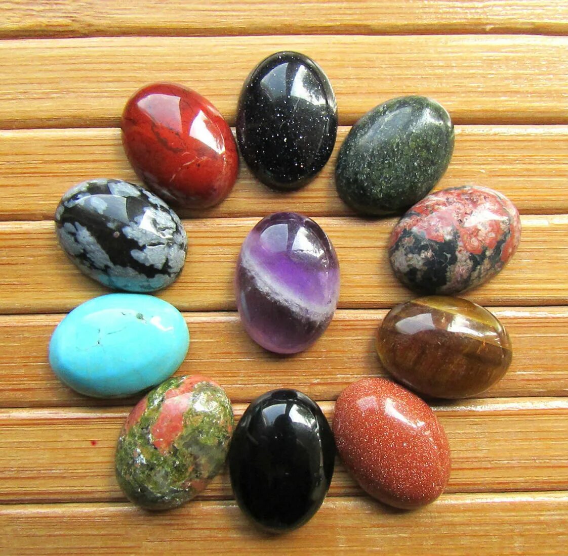 Разнообразие камней. Натуральные камни. Поделочные камни. Кабошон камень. Природные полудрагоценные камни.