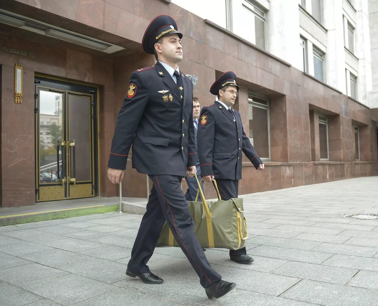 Фельдъегерская служба РФ государственная фельдъегерская. Униформа фельдъегерской службы России. Фельдъегерь ФСО. Фельдъегерь Кая служба.