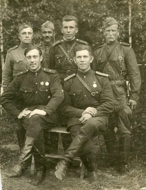 Стр див. 190 гв. сп 63 гв. сд. 352 гвардейский стрелковый полк 107 гвардейской стрелковой дивизии.