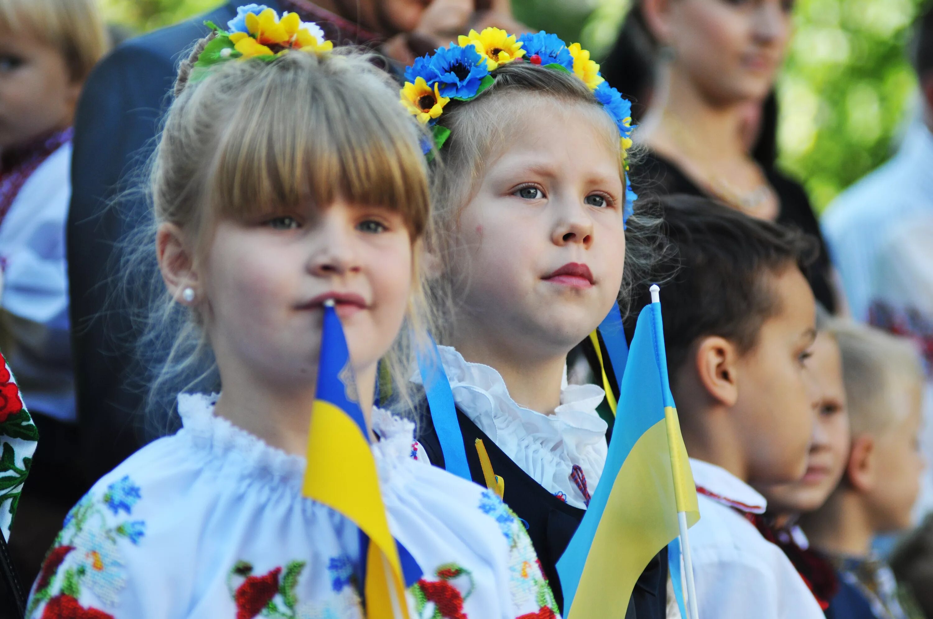 Фото детей украины. Дети Украины. Патриотизм Украина. Школа в Украине. Украинские ученики.