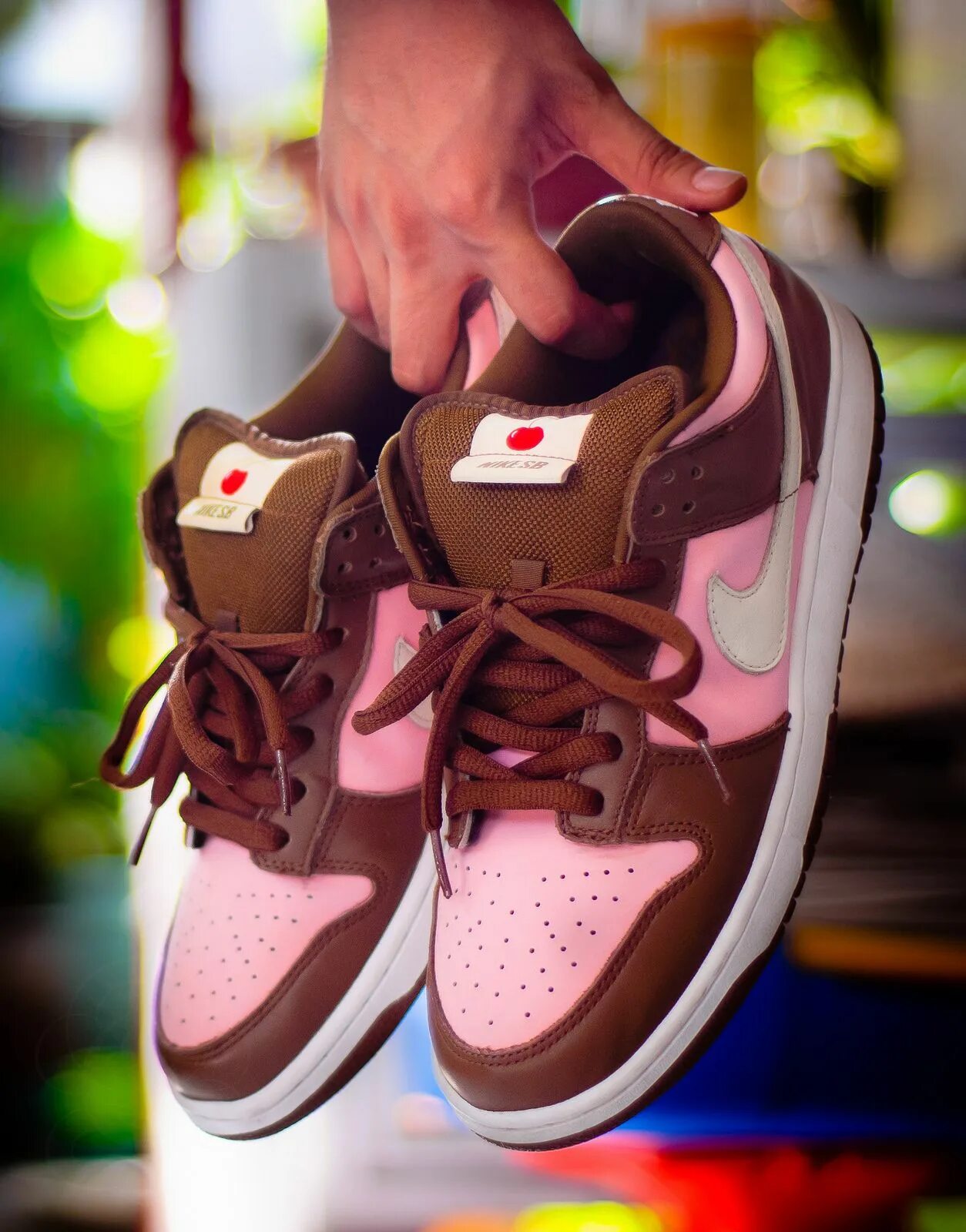 Как завязывать найки данки. Nike Dunk SB Low Stussy Cherry. Кроссовки найк Dunk Low. Nike SB Dunk Low женские. Nike Dunk 2022.