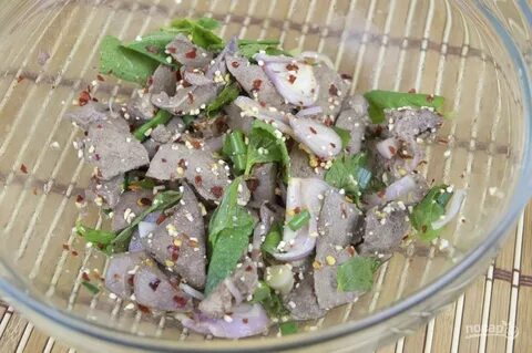 Салат из свиной печени с огурцом