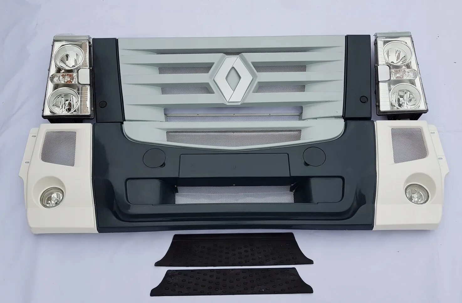 Решетка рено магнум 2000гг. Бампер рено магнум. Рено магнум бензовоз. Переднего бампера рено магнум. Бампер рено магнум.