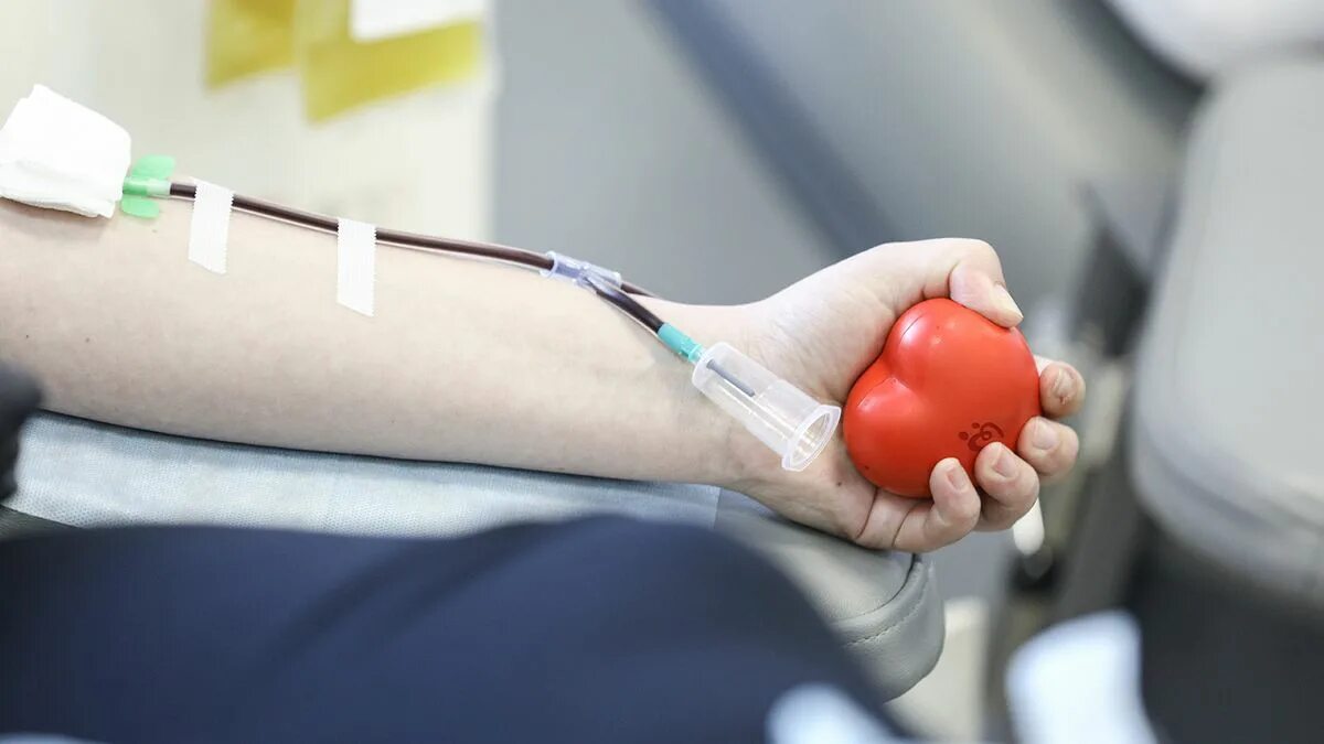 Донорство крови прививки. Переливание крови детям. Донорство крови. Переливание крови фото.
