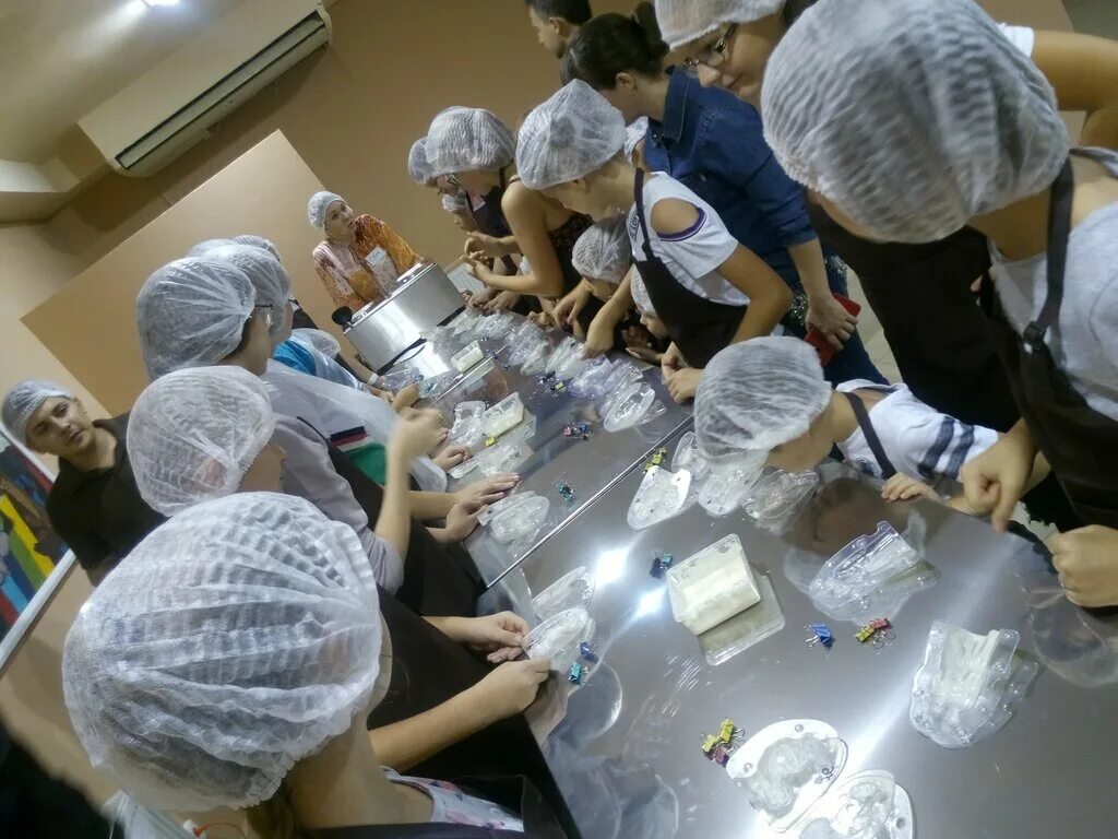 музей шоколадушка саратов. красных партизан 220 шоколадушка краснодар. музей шоколада шоколадушка ул красных партизан 220. шоколадная фабрика краснодар шоколадушка. музей шоколада шоколадушка ул красных партизан 220.