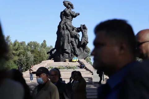 Яр памятник