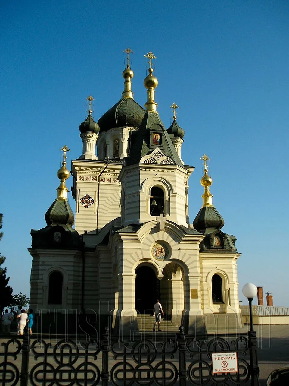 Храм на крымского. Форосская церковь. воскресенская церковь (форос). храм воскресения христова ялта. форосская церковь краснодар.