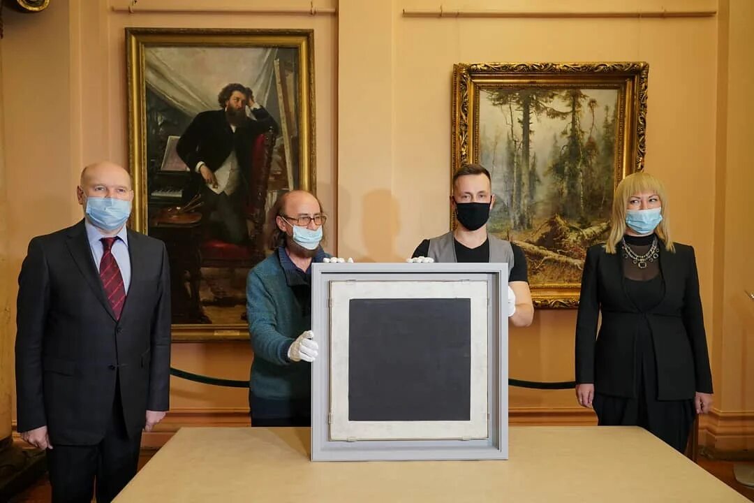 картина малевича черный квадрат. чёрный квадрат малевича русский музей. малевич эрмитаж. черный квадрат. черный супрематический квадрат малевича.