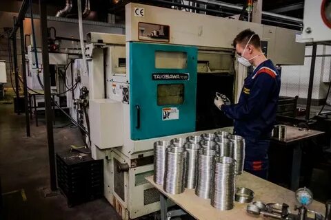 Работа литейщиком пластмасс