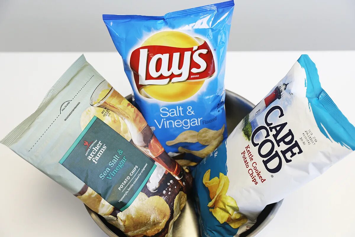 Чипсы изнутри. Чипсы подушечки. Мучные чипсы. Открытая пачка чипсов. Доритос эстетика.