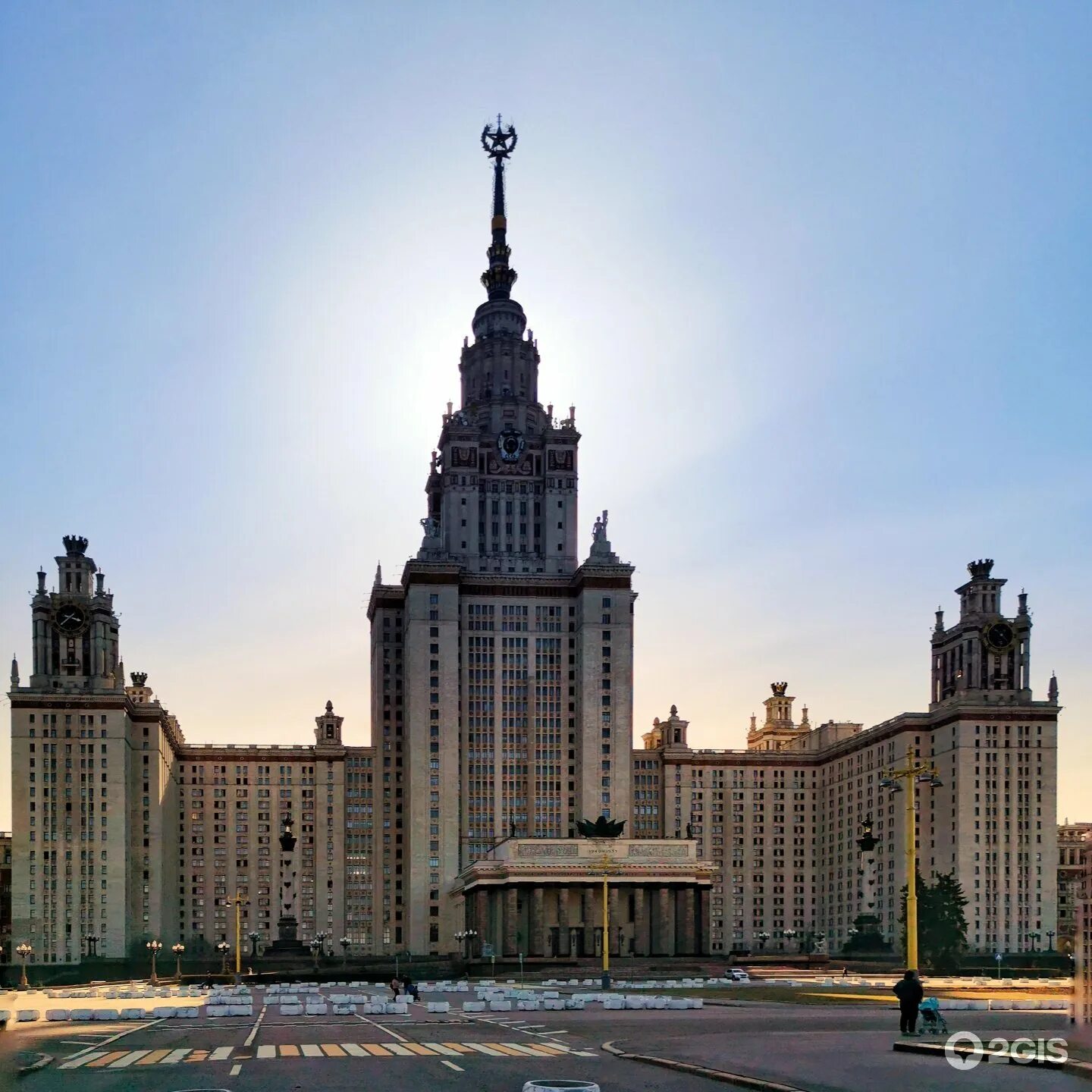 Центры мгу. Московский государственный университет имени м.в.ломоносова，мгу. мгу ломоносова москва. главное здание мгу. институт ломоносова в москве.