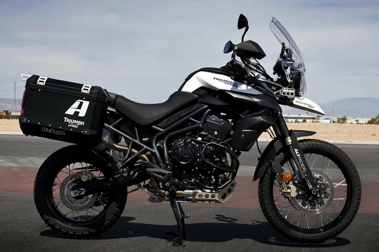 Тайгер мотоцикл. Triumph Tiger 800 XC. Triumph Tiger 800 XC 2013. Триумф Тайгер 800. 2013 Triumph Tiger 800 ABS.