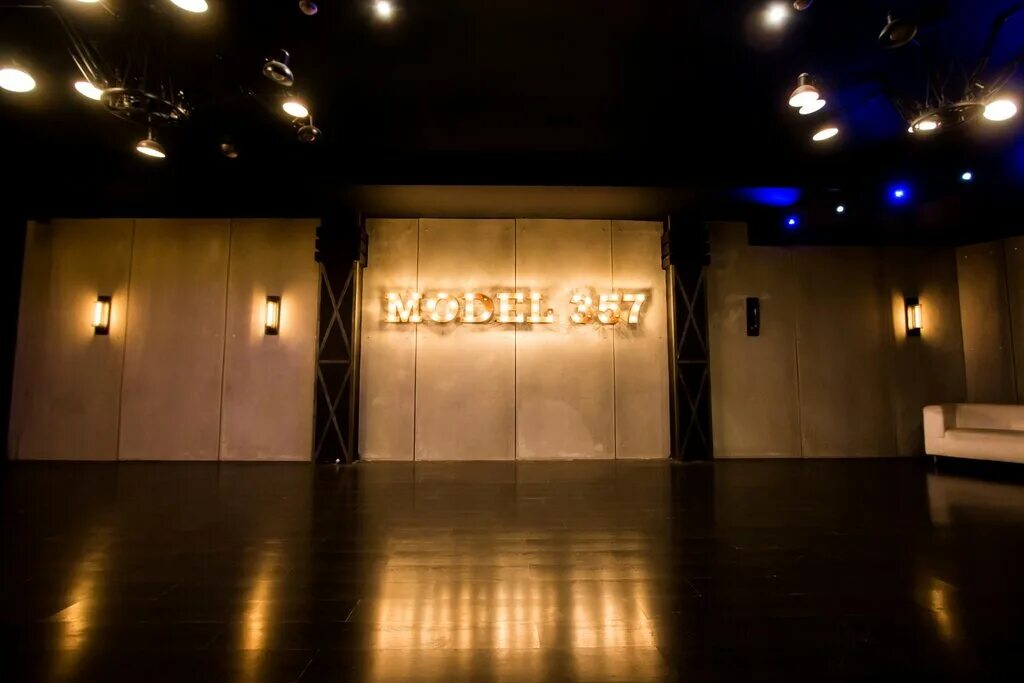 Освещение танцевального зала. Model 357 залы. Москва гончарный проезд 8 40 model 357. Дэнс имодул 357. Москва гончарный проезд 8 40 model 357.