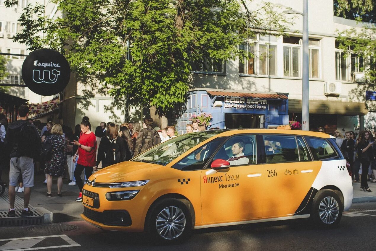 Citroen c4 picasso такси. Микроавтобус какой тариф парковки. Такси микроавтобус. Тарифы такси минивэн. Тарифы такси минивэн.