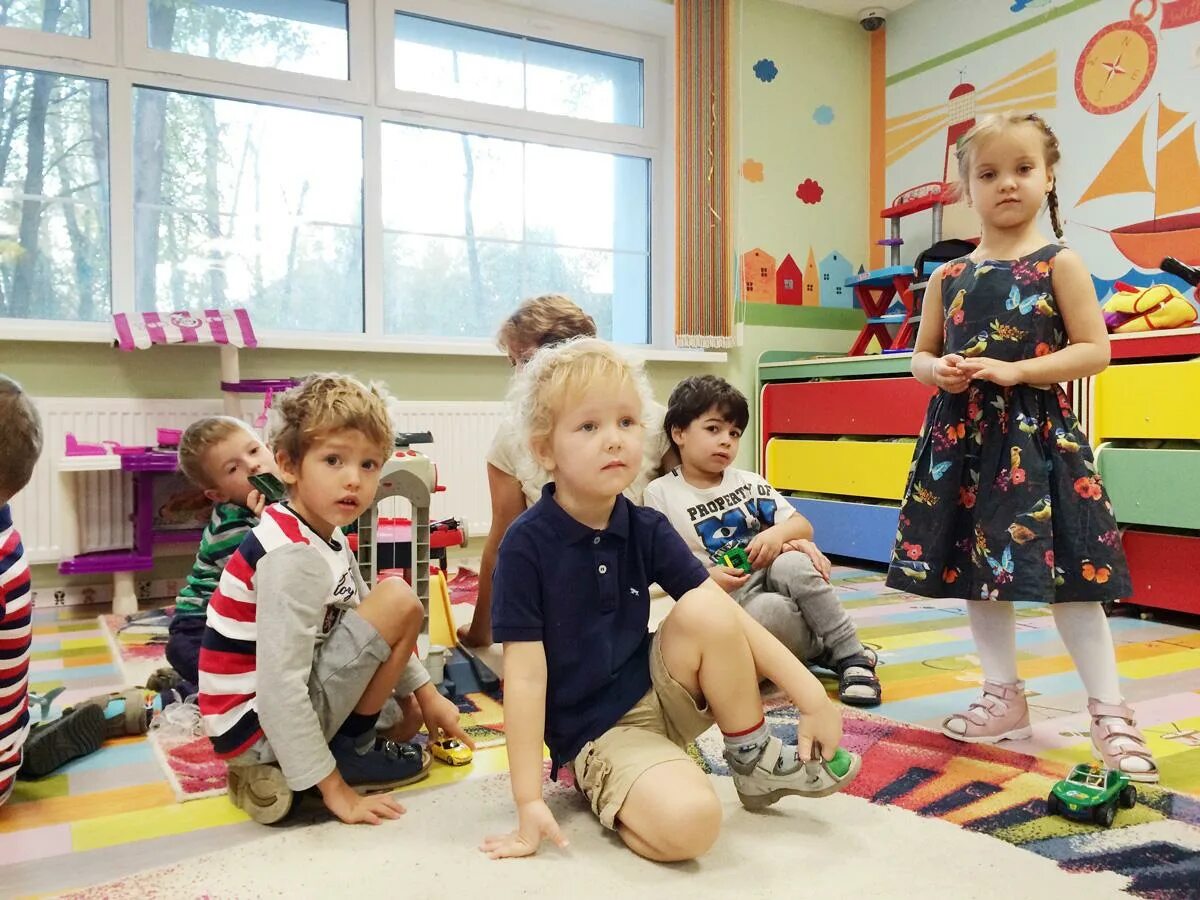 Фото детей в детском саду. Дети в садике. Дети в саду. Детский сад. Покажи фотографии детского сада.