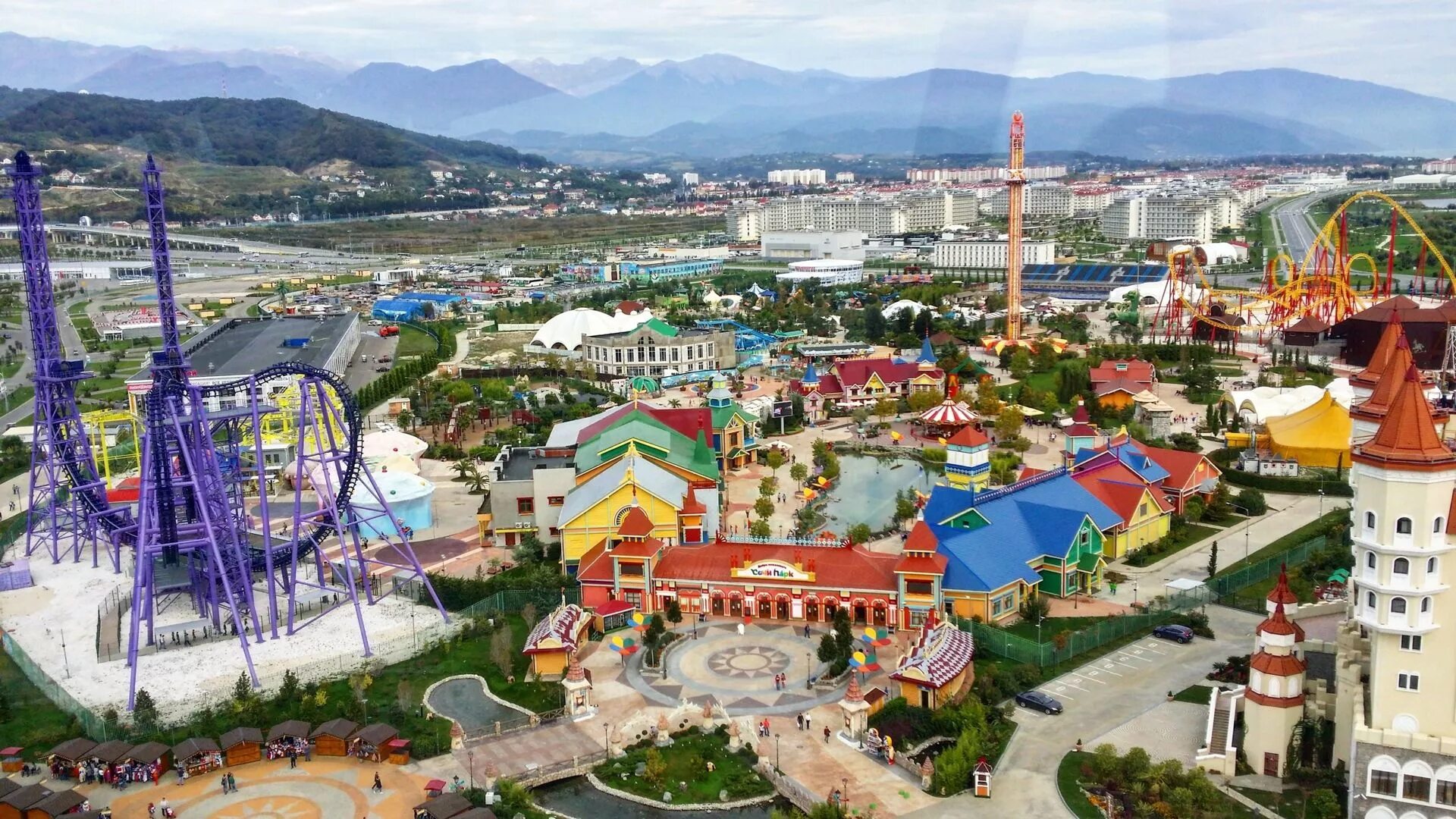 Сочи парк прогулочный. Сочи парк прогулочный. Олимпийский парк в сочи диснейленд. Олимпийский парк в сочи диснейленд. Парк аттракционов адлер олимпийский парк.