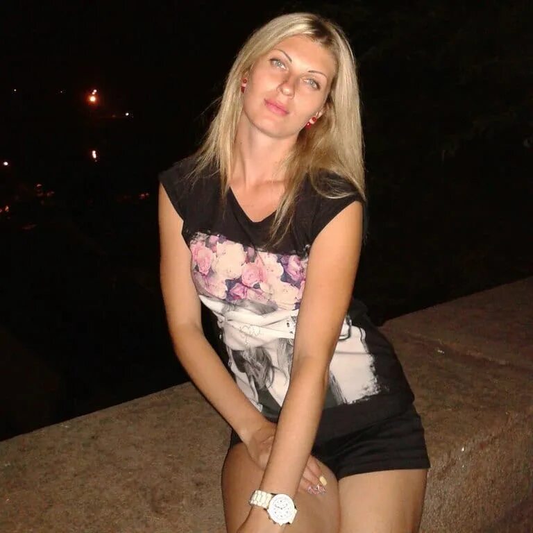 незамужние женщины. карелина анна владимировна. взрослая женщина. женщина знакомится с женщиной. карелина анна валерьевна.