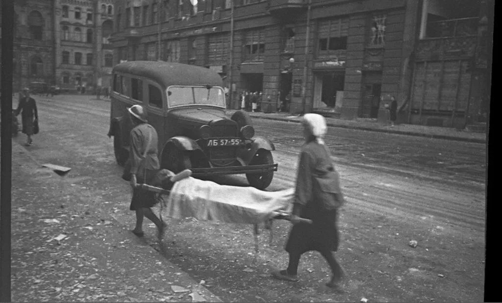 Улицы блокадного Ленинграда. Блокада Ленинграда трупы. Блокада Ленинграда лето 1942.