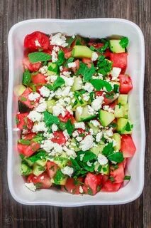 Творожный сыр с помидорами и зеленью