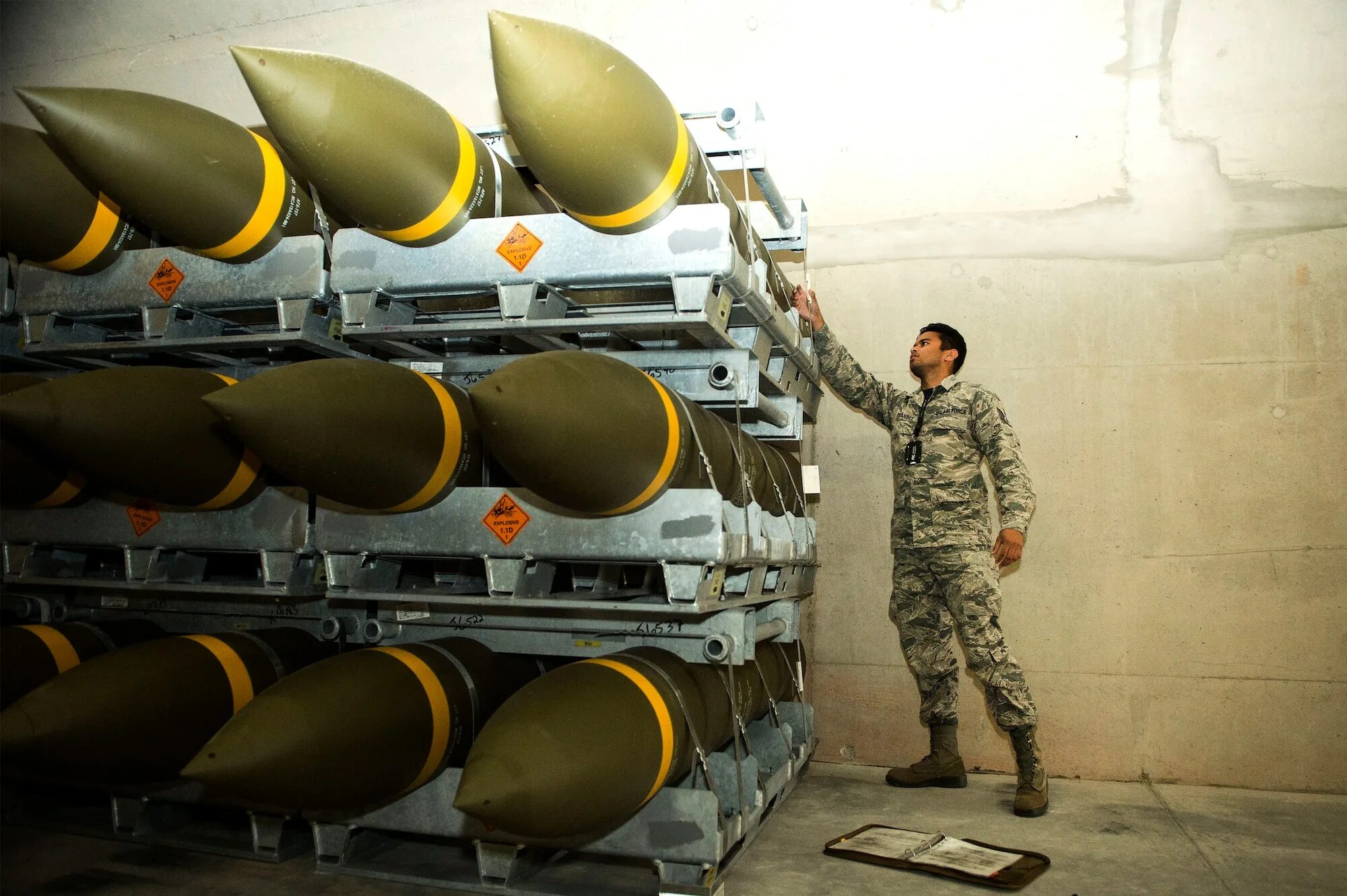 Название ядерного оружия сша. Ядерный Арсенал США. Хранилище ядерных боеприпасов. Американское ядерное оружие. Ядерное вооружение США.