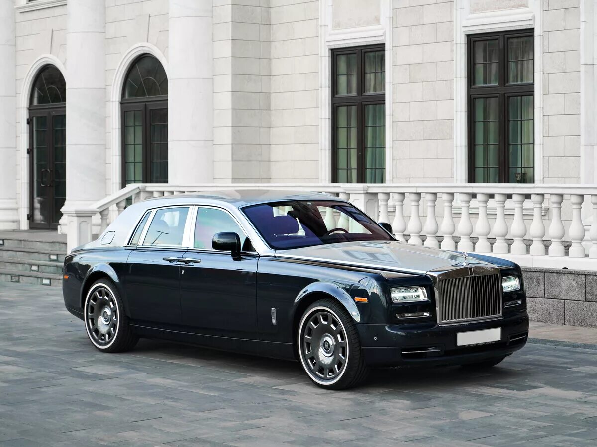 Турбо роллс пермь. Турбо роллс пермь. Rolls royce phantom 2021 черный. Rolls-royce wraith золото. Роллс ройс фантом из лего.