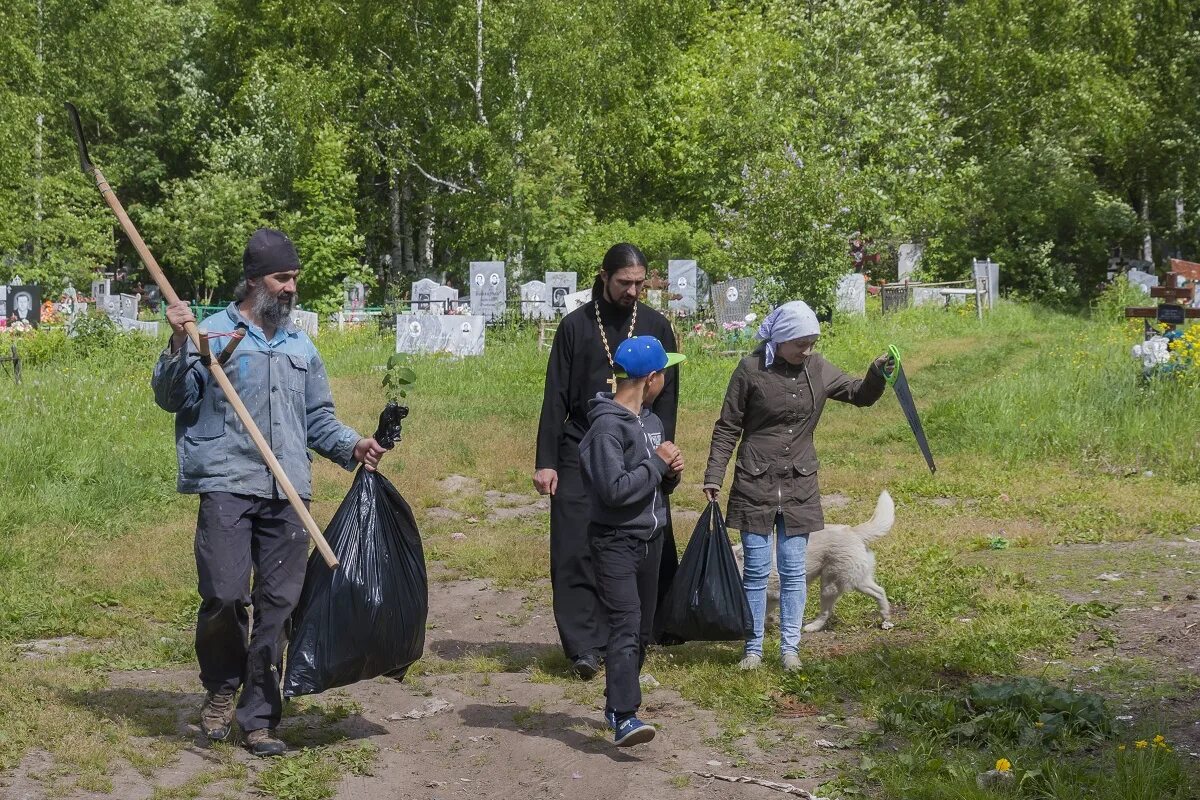 Черноисточинск Нижний Тагил. Кладбища в Черноисточинске. Черноисточинск Свердловская область люди. Черноисточинск школа.