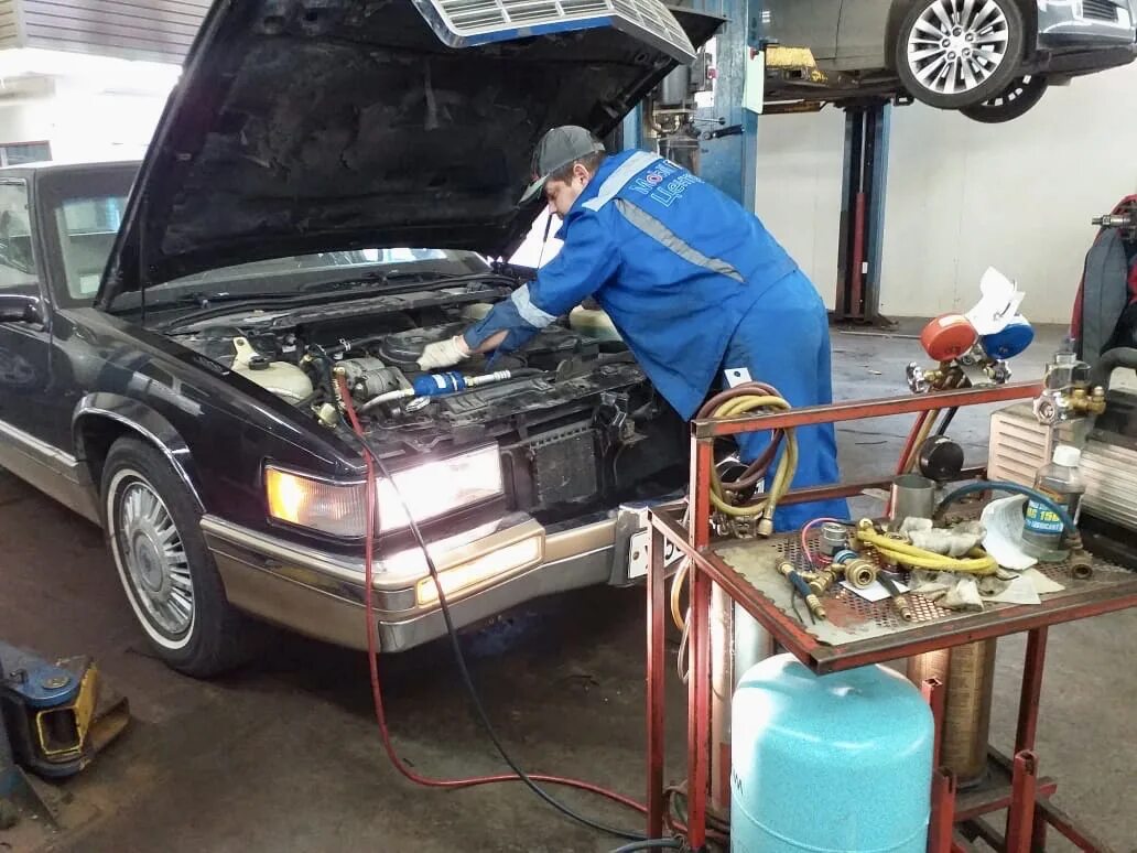 American avto palace. Автомастерская в америке. Автомастерская в американском стиле. Сервис американских автомобилей. Автомастерская в америке.