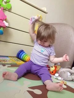 Видео снимают носки