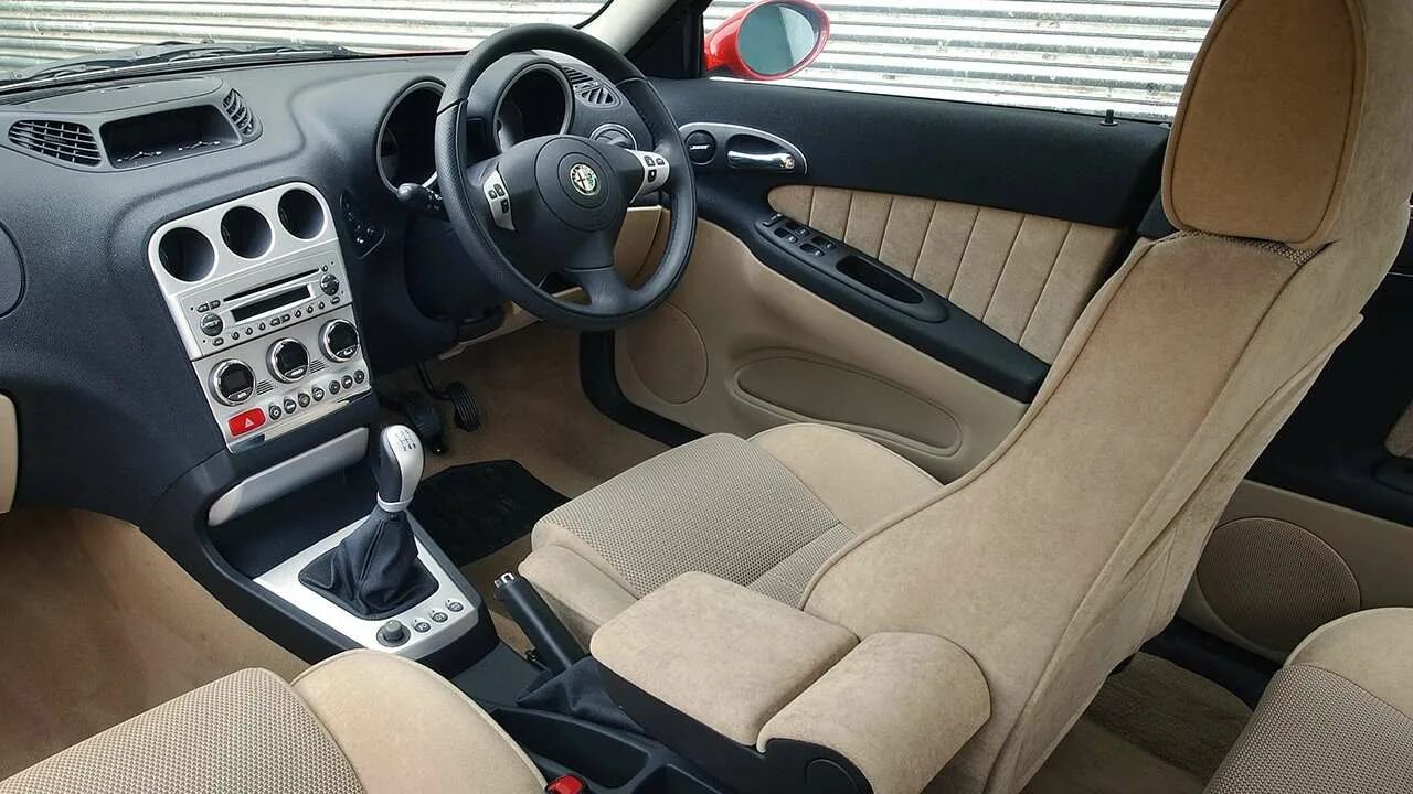 Салон альфа ромео. Alfa Romeo 156 салон. Альфа Ромео 156 салон. Alfa Romeo 156 Sportwagon салон. Alfa Romeo 156 2003 Interior.