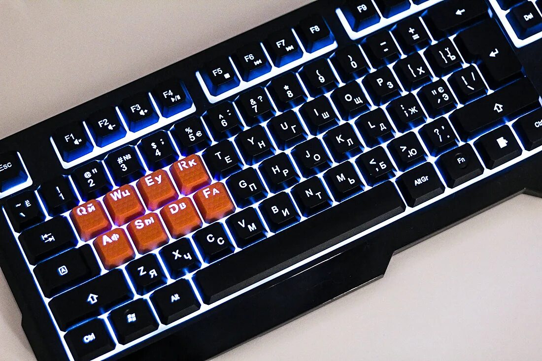 Клавиатура для игры в world of warcraft. Клава кока против доры. Ic 7v - 75% keyboard. Батл клава. Батл клава.