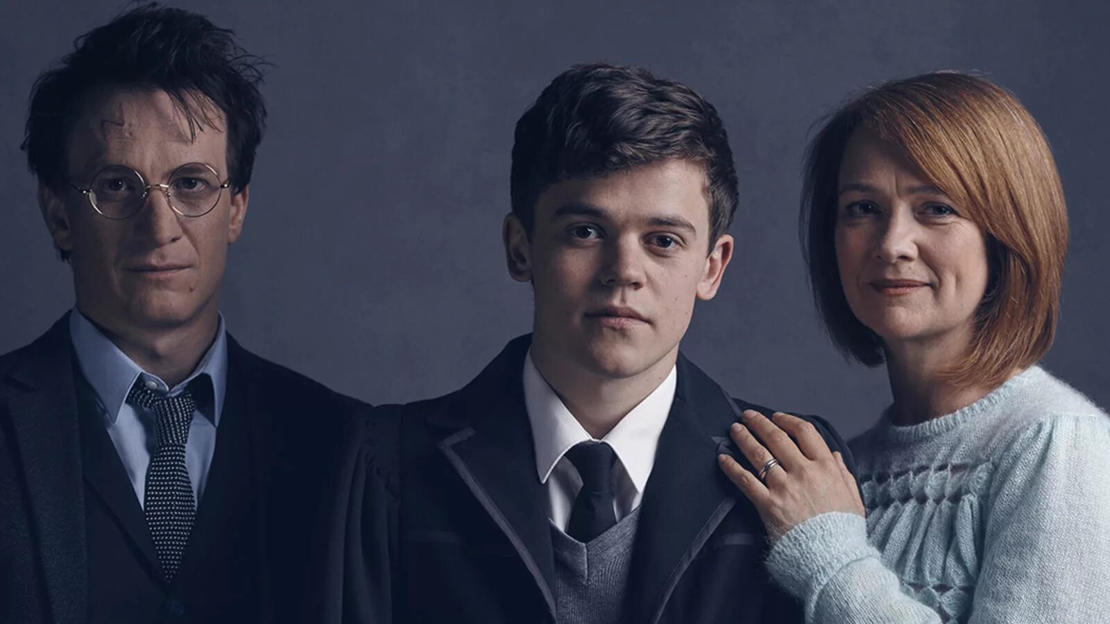 Гарипотер и прояколятоен дится. Шарри потетре и проклято е дитя. Когда выйдет проклятое дитя. Когда выйдет проклятое дитя. Гарри и проклятое дитя фильм.