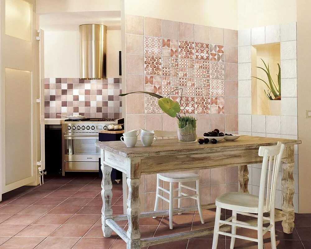 Керамика для кухни. Serenissima Cotto Vogue. Плитка пэчворк Прованс. Плитка на кухню на стену. Кухня в стиле пэчворк.