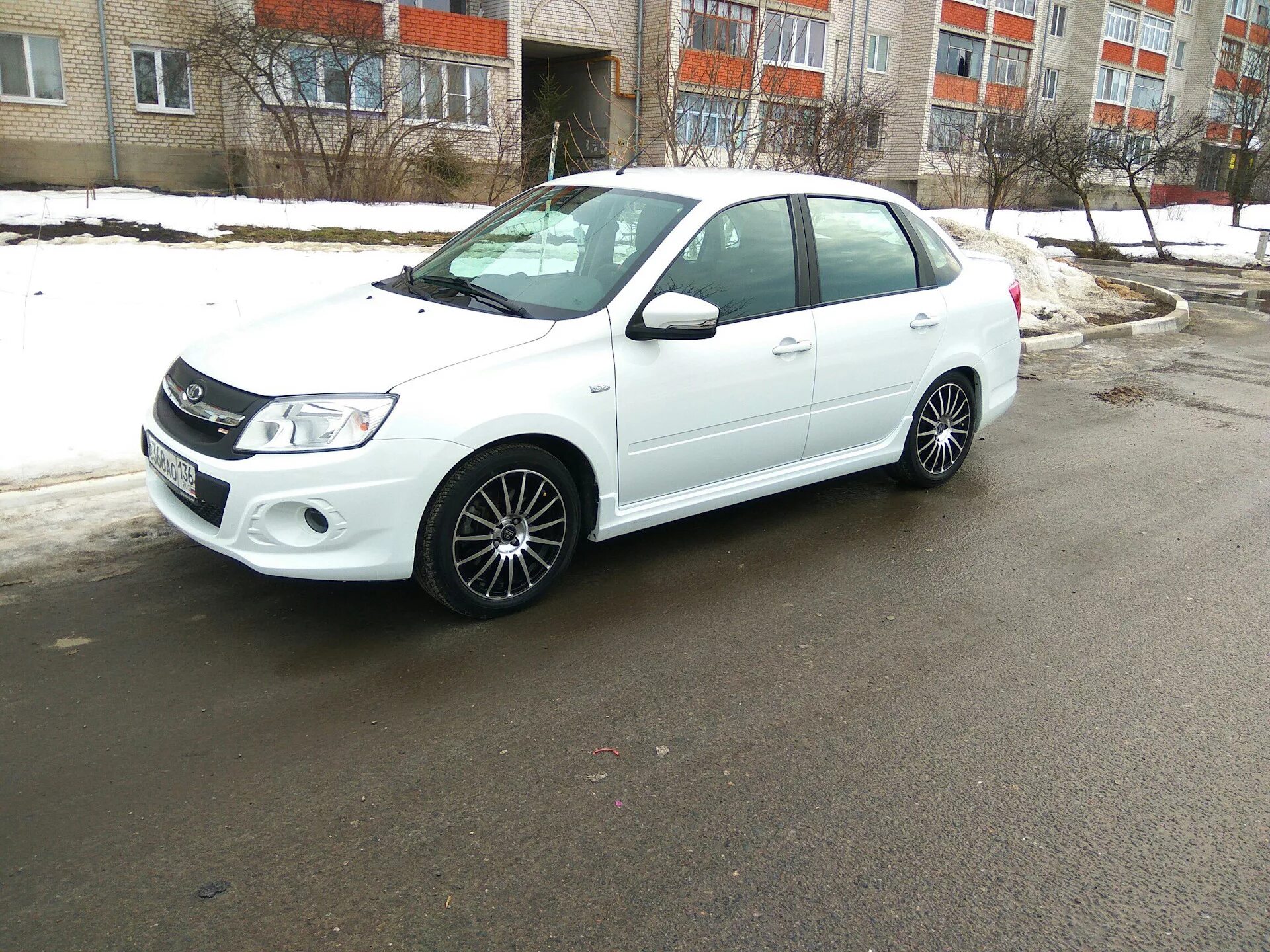 Гранта спорт slik l709. Гранта спорт слик r15.