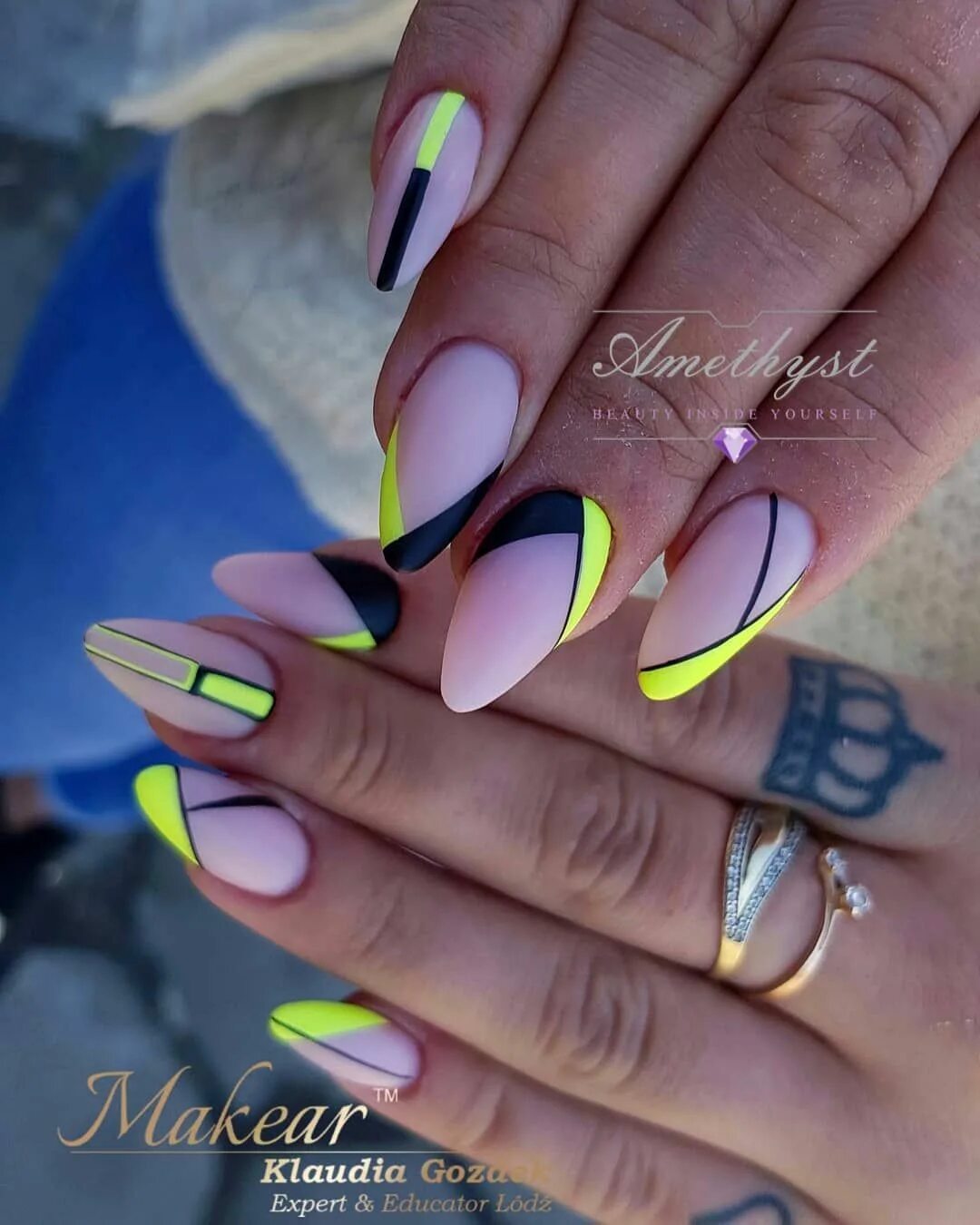 Маникюр неоновый френч 53+ Stunning Modern French Manicure Ideas for 2024 Shiny nails designs, Gel nail