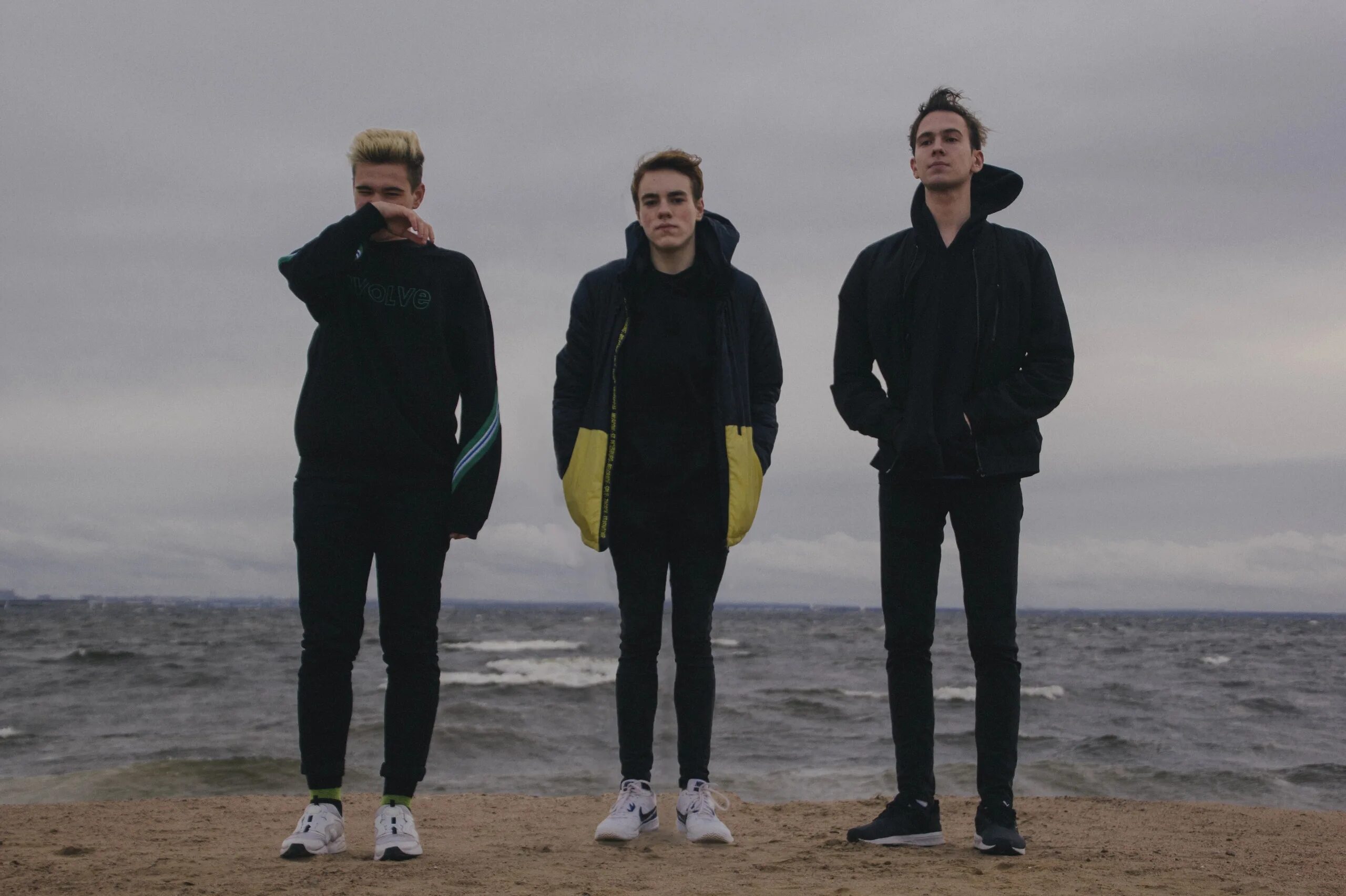 Несогласие группа фото. Почти счастье. Несогласие группа. Несогласие группа. Несогласие группа.