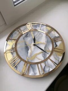 Часы ручная работа из смолы
